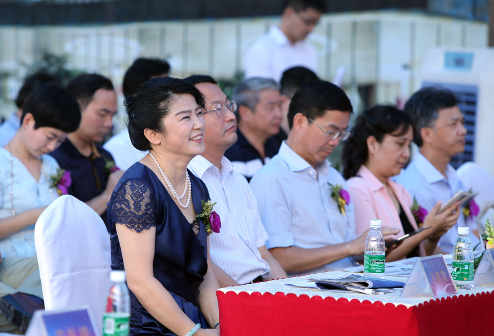 康利城“國家級雙創(chuàng)基地建設(shè)暨康利跨境電商服務(wù)平臺啟動(dòng)儀式”盛大啟動(dòng)