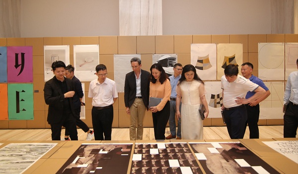 “香港設(shè)計師協(xié)會環(huán)球設(shè)計大獎深港交流展”在康利城隆重開幕
