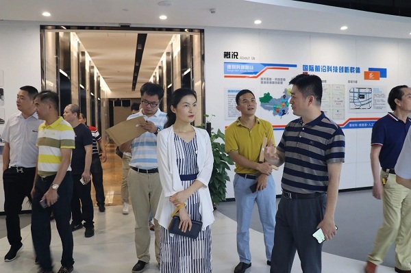 橫崗街道工商聯(lián)(商會(huì))領(lǐng)導(dǎo)、企業(yè)家蒞臨康利城考察