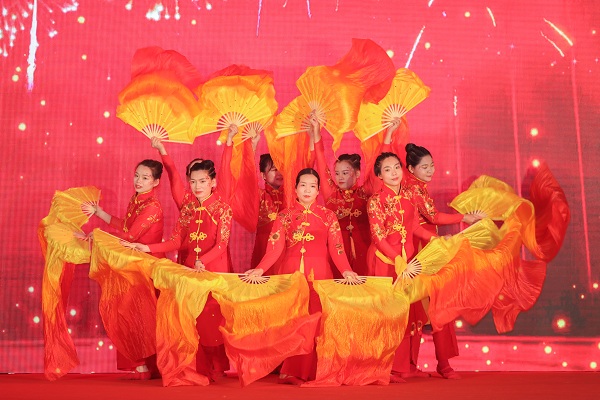 “勵(lì)行致遠(yuǎn)，共建未來” ——康利石材集團(tuán)2020年新春聯(lián)歡晚會(huì)圓滿落幕